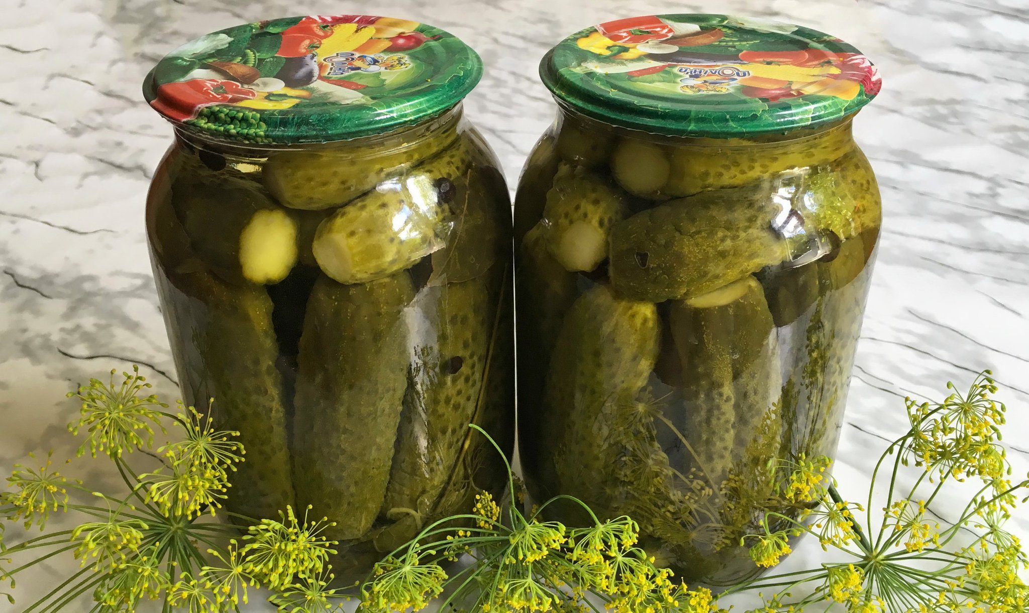 Как посолить хрустящие огурцы на зиму в литровые банки