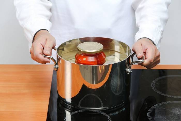 Условия для стерилизации банок с помидорами