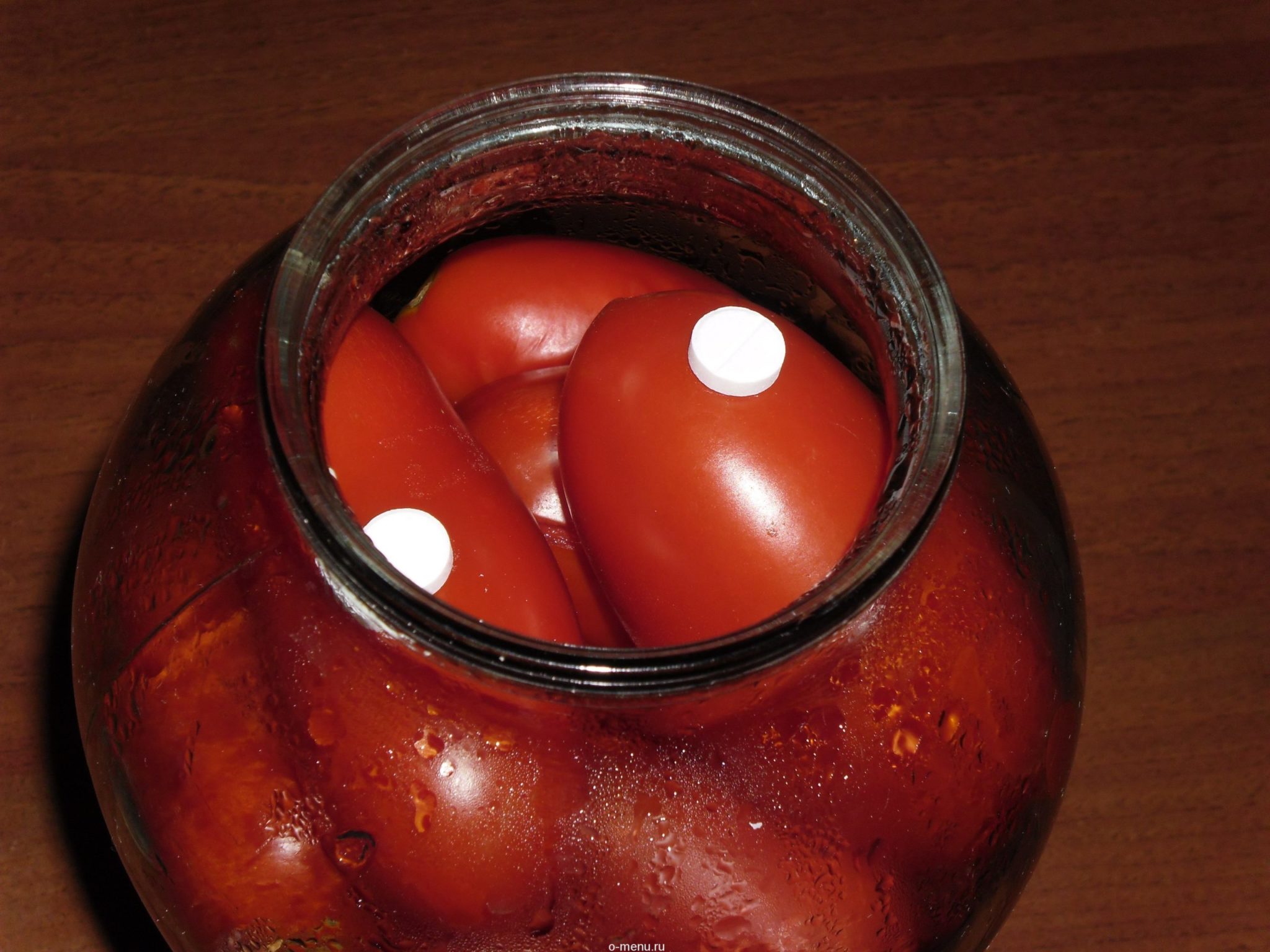 Соление бочковых помидоров с помощью холодного способа