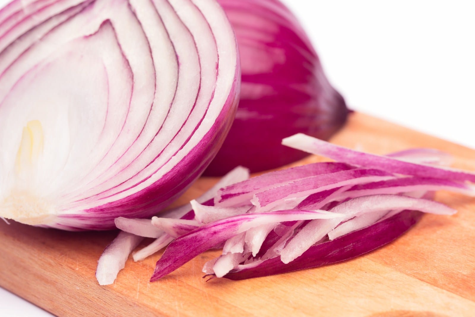 Основные отличия красного (фиолетового) лука от прочих сортов лука репки