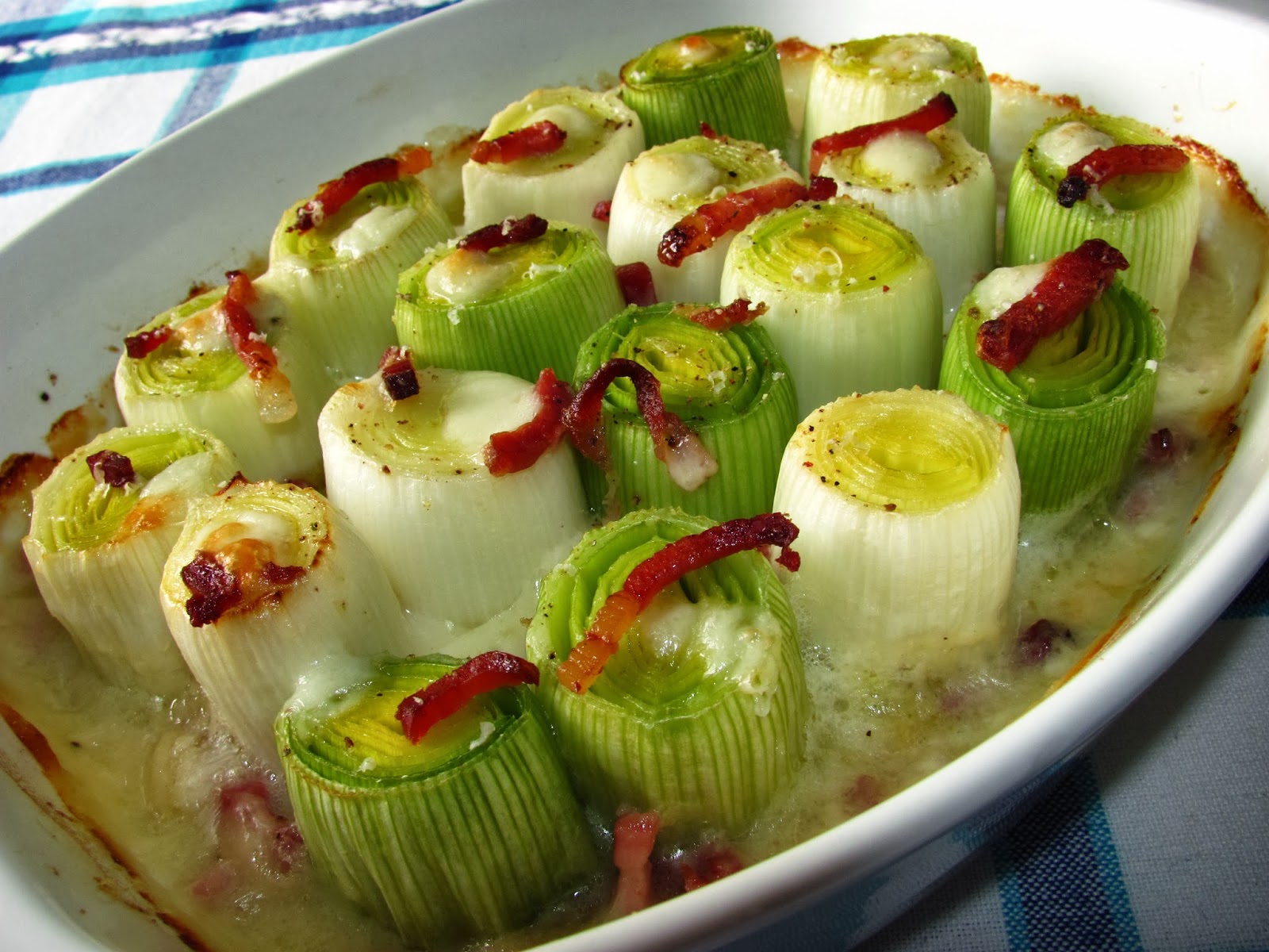 Выращивание лука порея на даче и в домашних условиях