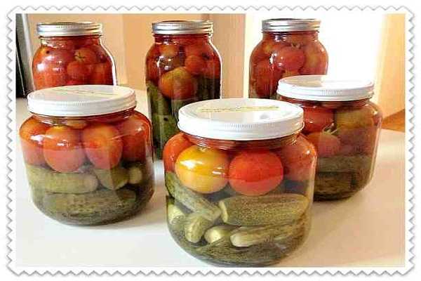 Маринованные огурцы с помидорами ассорти на зиму