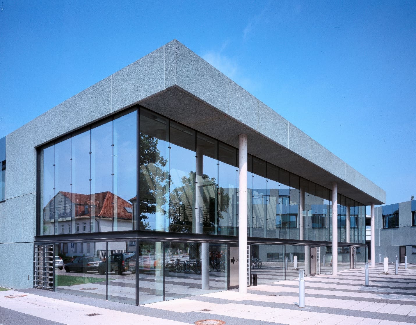 Заказывайте теплые алюминиевые окна в городе Москва